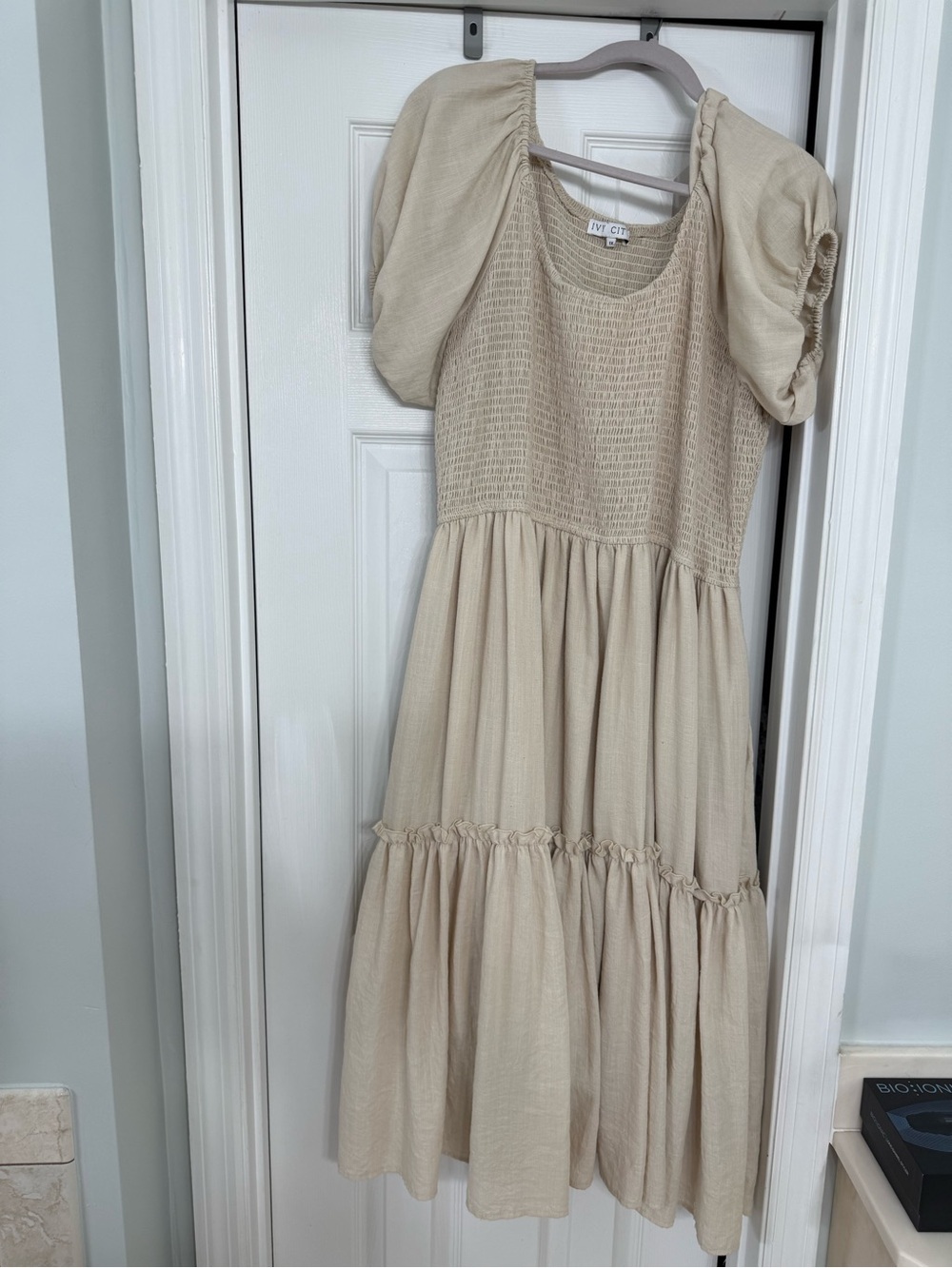 Ivy City Smocked Bodice Puff Sleeve Dress in Cream